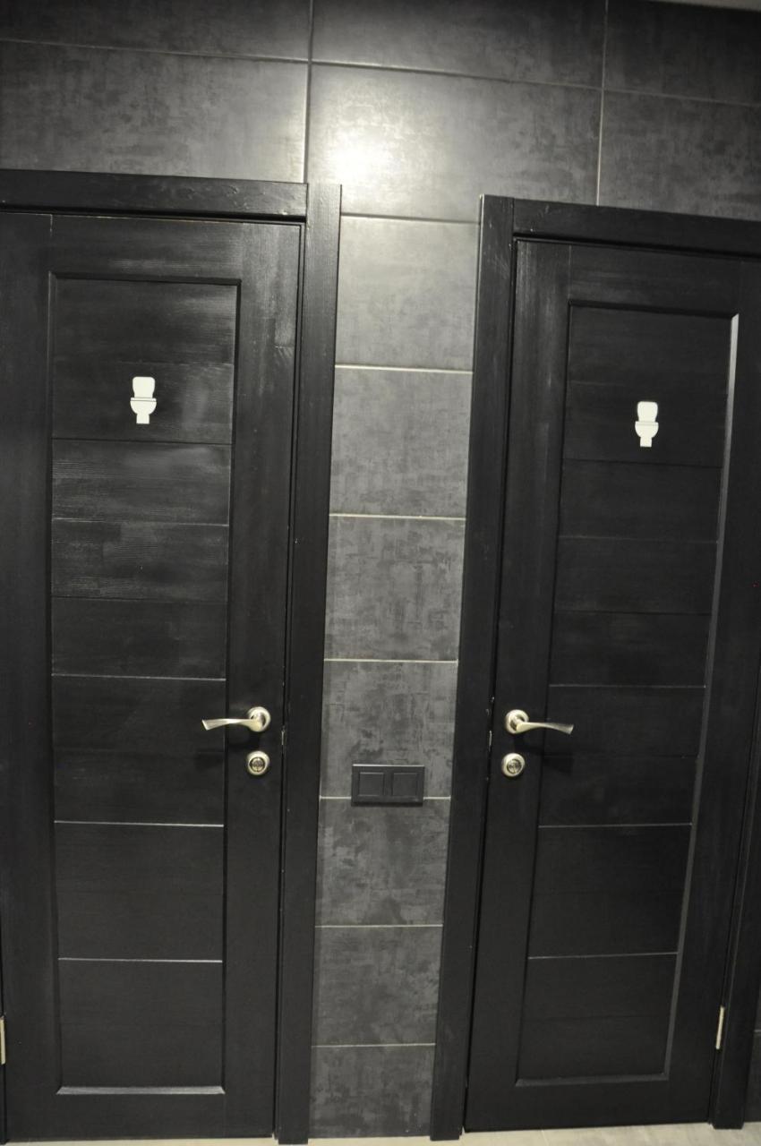 Full House Capsule Hostel Rivne Extérieur photo The toilet doors of a train in the Netherlands