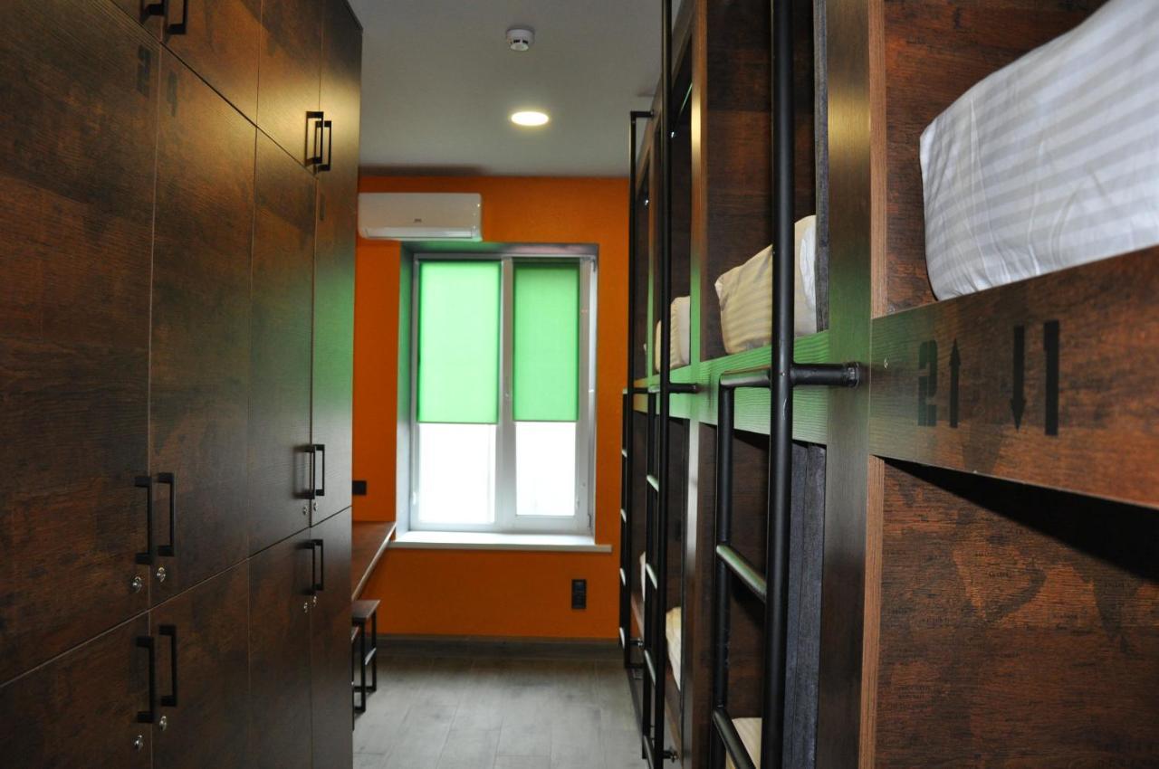 Full House Capsule Hostel Rivne Extérieur photo A typical dormitory room at the International House
