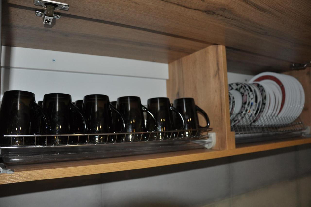 Full House Capsule Hostel Rivne Extérieur photo A typical kitchen cabinet